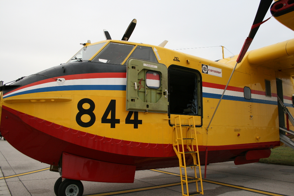 Canadair CL-415