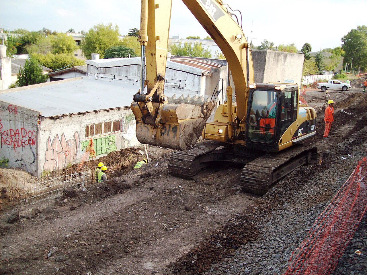 Caterpillar 320 — Ekskavatör
