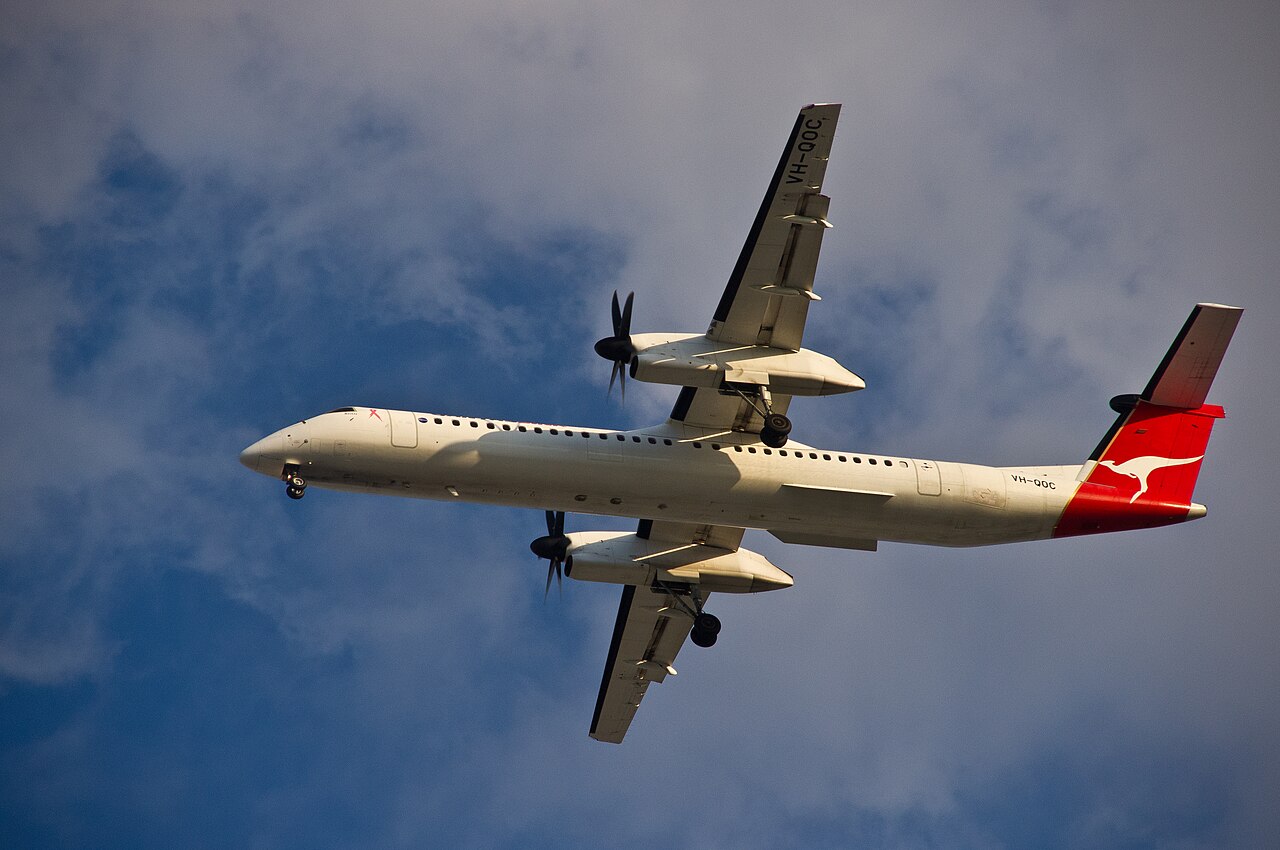 Dash 8 Q400 — Bölgesel Yolcu Uçağı