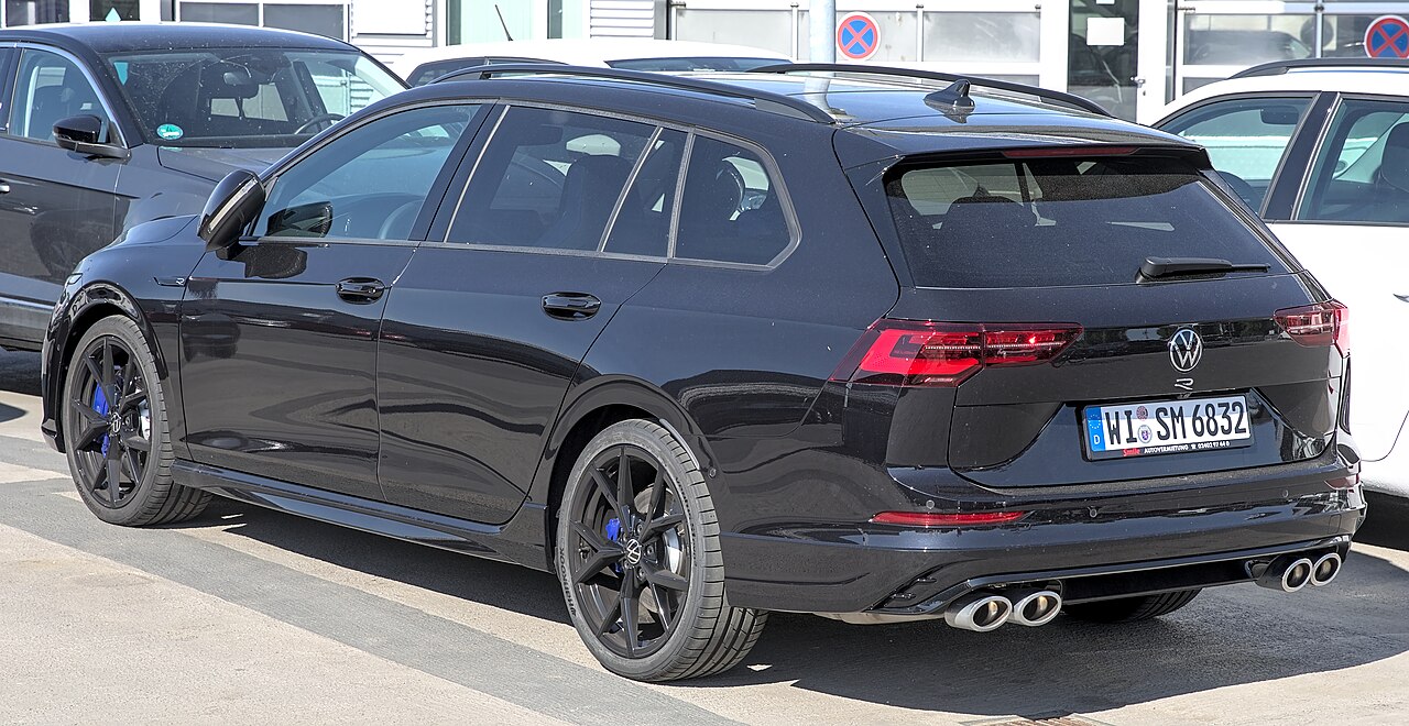 Volkswagen Golf — Hatchback